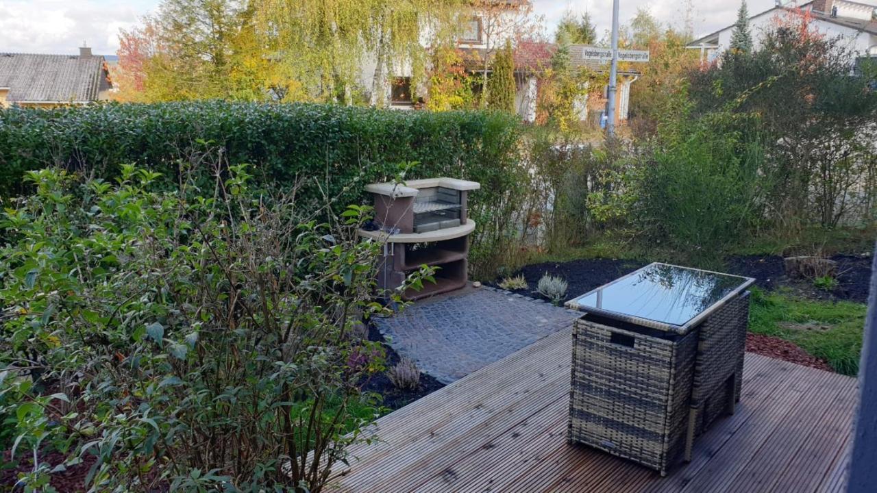 Haus Edda - Ferienwohnungen Mit Garten Und Schlossblick Marburg Esterno foto